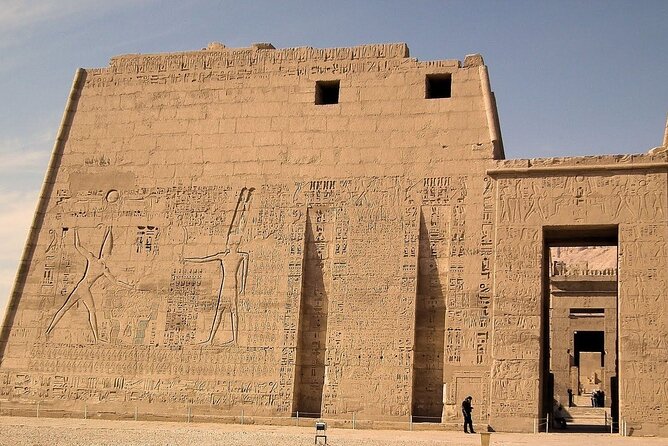 Full-Day Tour to Luxor West Bank includes 5 Sightseeings - Colossi of Memnon: a quick stop that still earns its spot