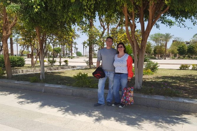 Full Day Tour to the West Bank & East Bank - Colossi of Memnon: A Fast, Free Photo Moment
