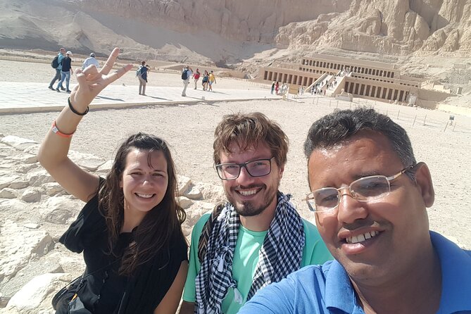 Full Day Tour to the West Bank & East Bank - How the Egyptologist Guide Makes the Sites Click