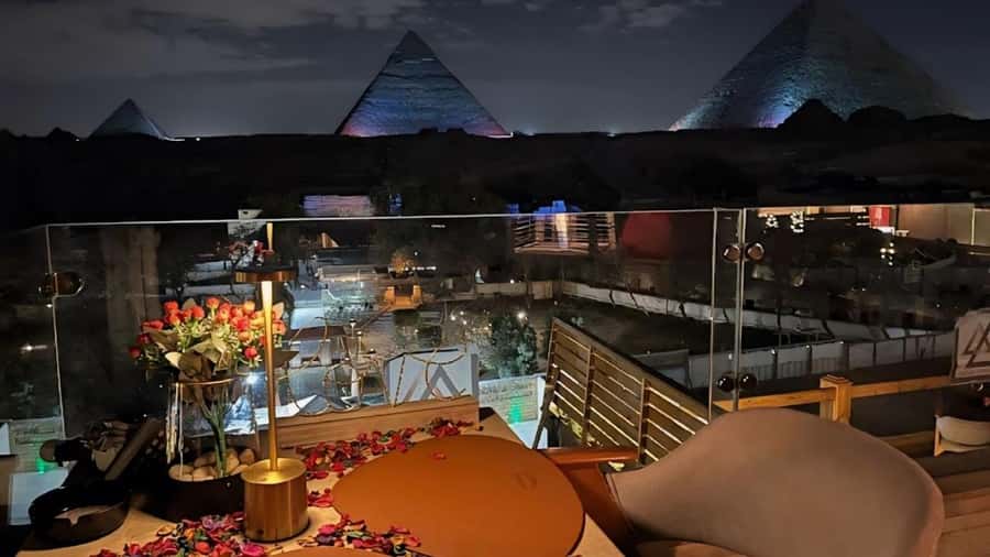 Giza: Dinner with Pyramids All Around You at Rooftop7000 - The Great Pyramid Inn dinner: what’s included and how the evening actually flows