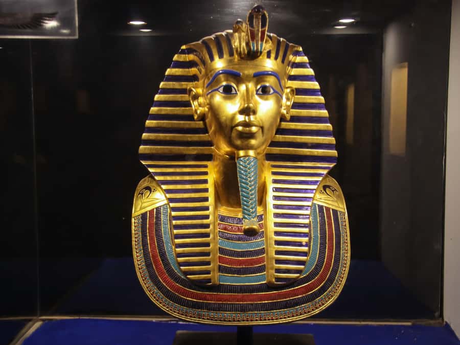 Giza: Pharaonic Village Half-Day Tour with Hotel Pickup - Napoleon’s Exhibit and Sadat’s Museum: modern history in a historical setting