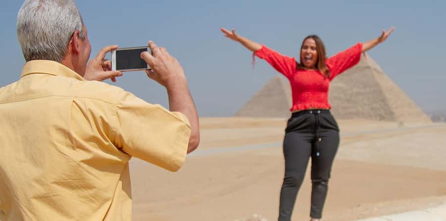 Giza: Pyramids at Sunset Guided Camel Tour - Why a sunset camel ride works at Giza