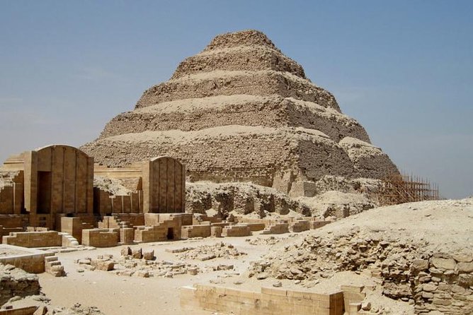 Giza Pyramids, Memphis and Sakkara - From your hotel to the Giza Plateau: why the timing matters