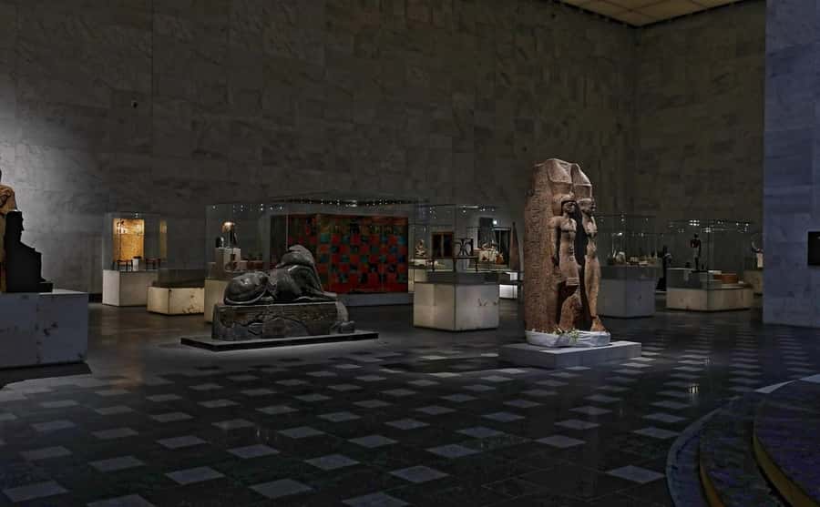 Giza: Pyramids, Museum of Civilization and Old Cairo, Bazaar - VIP Private Tour: lunch and a Felucca sail for the calm ending