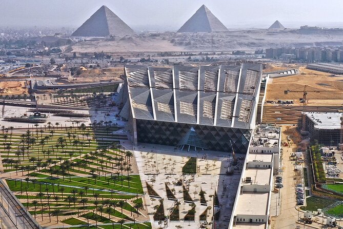 Grand Egyptian Museum, Giza Pyramids and Great Sphinx Tour - Great Sphinx + Valley Temple of Khafre: The Guard and the Setting