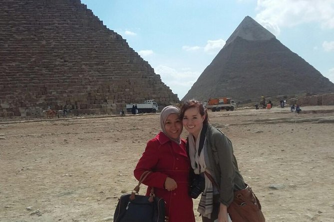 Guided trip to Giza pyramids Sphinx with lunch - Cheops (Khufu) in 30 minutes: focus on what you can connect to