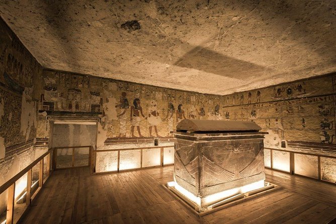 Half Day Tour: Valley of the Kings and Hatshepsut Temple & Mamnon - Colossi of Memnon: big statues, big scale, and a quick wrap-up