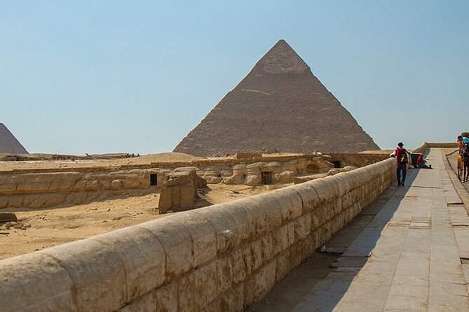 History of Cairo and the Great Pyramids Day Tour from Hurghada - A short Nile felucca ride: the one calm moment in the schedule
