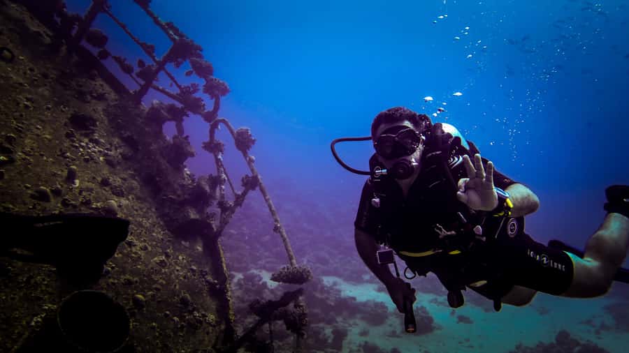 Hurghada: 1, 2, 3, 4, or, 5-Day Scuba Diving Package - Boat Comfort and Food: The Included Part You’ll Thank Yourself For