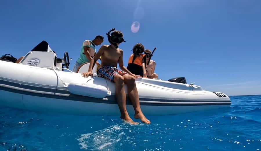 Hurghada: 4 Island Hopping Tour Dolphin, Snorkeling & Lunch - Dolphin searching in open water: exciting, but realistic