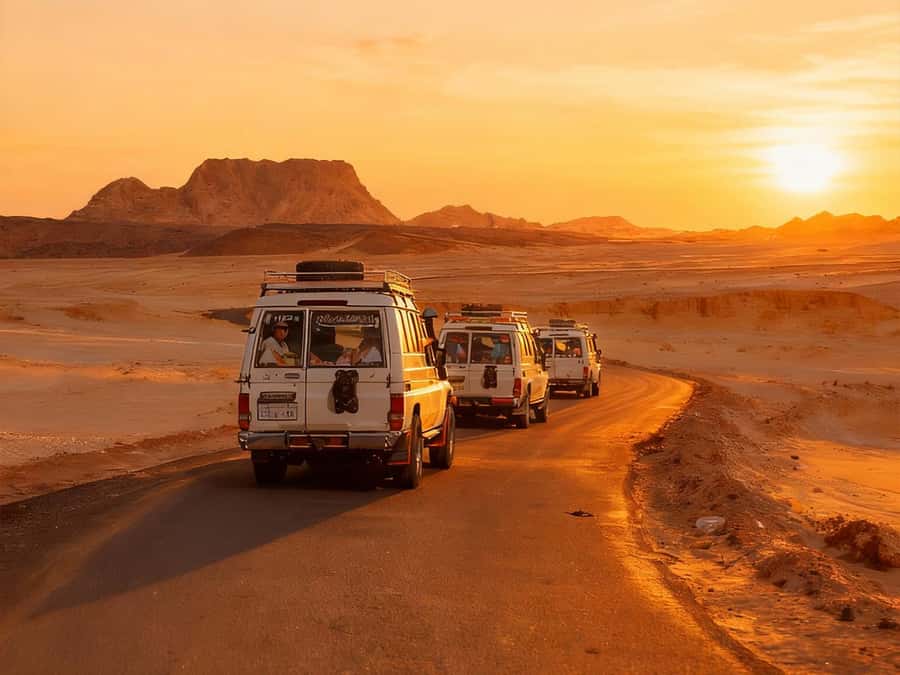 Hurghada: 6-Hour Jeep Desert Safari, Dinner, and Show - Why This Hurghada Jeep Desert Safari Works in 6 Hours