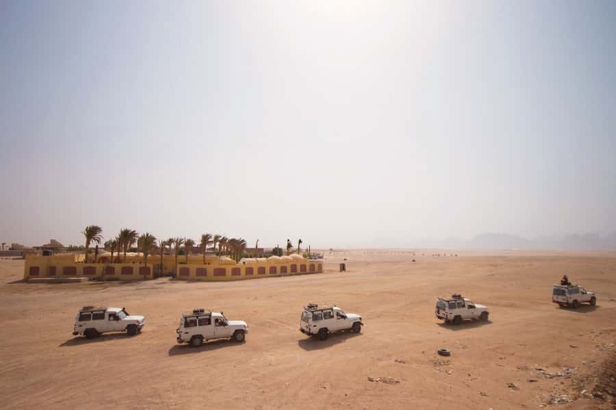Hurghada: 6-Hour Jeep Desert Safari, Dinner, and Show - Sahara Park Show: Traditional Dancing and Fire Performers
