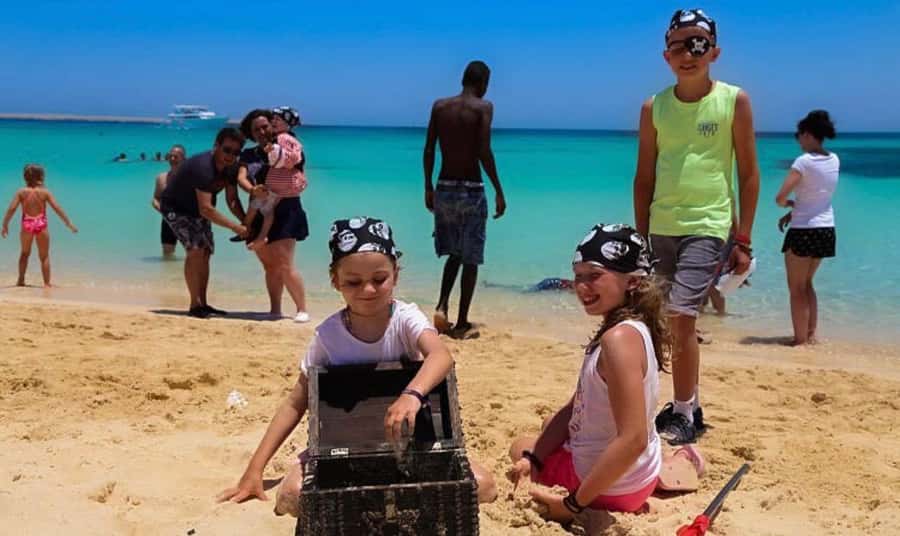 Hurghada: Afternoon Sailing cruise to orange bay with Lunch - Photos, pirate vibes, and why I’d set expectations