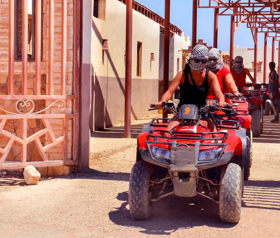Hurghada: ATV Tour with Camel Ride, Dinner Show & Stargazing - Camel ride: a quick photo moment, plus an upgrade if you want more