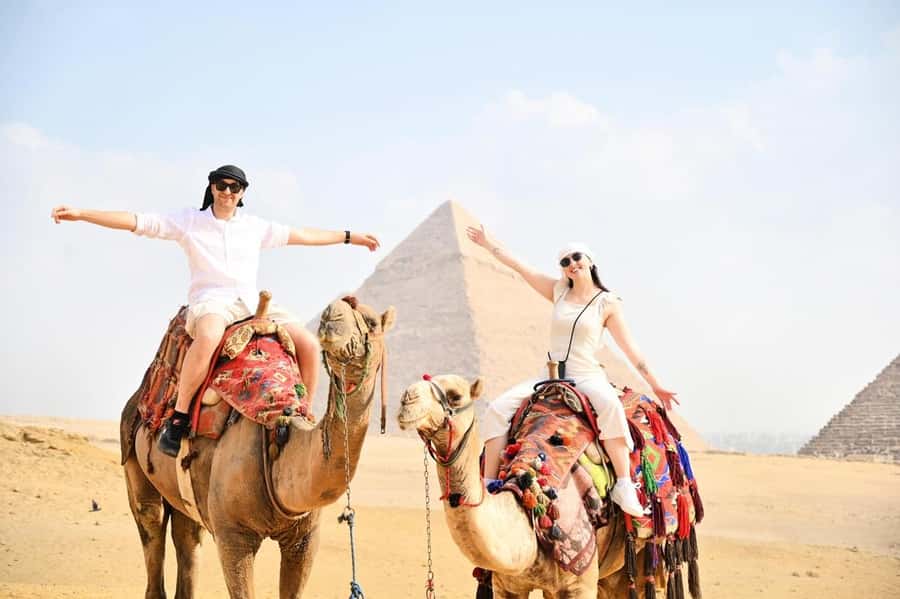Hurghada: Cairo Pyramids, Sphinx, Museum & Bazaar Day Tour - Hurghada to Cairo: early pickup, sunrise drive, and how to not regret your shoes