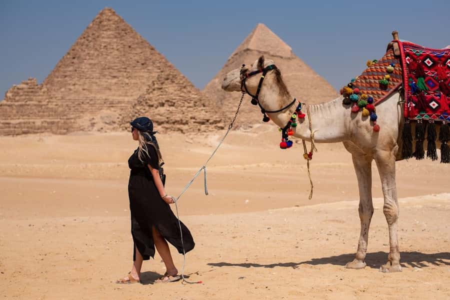 Hurghada: Cairo Pyramids, Sphinx, Museum & Bazaar Day Tour - Egyptian Museum time: how to enjoy 170,000 artifacts without feeling rushed