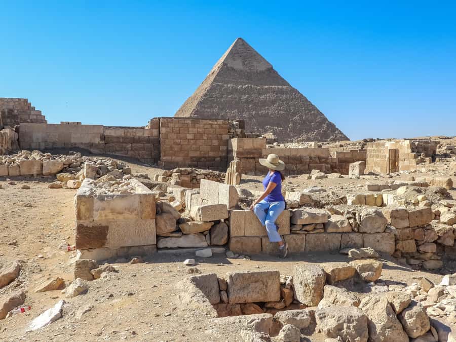 Hurghada: Cairo Pyramids, Sphinx, Museum & Bazaar Day Tour - Guides on this route: what great Egyptologist leadership looks like