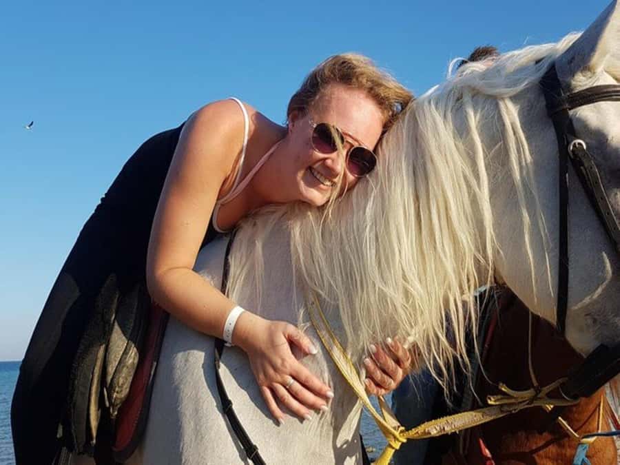 Hurghada: Desert and Sea Horseback Riding Tour with Transfer - Heading Toward the Water: Why the Approach Matters