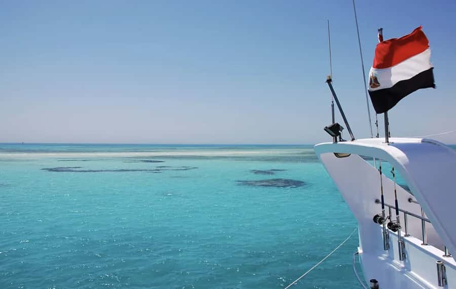 Hurghada: Elegance Yacht Cruise To Orange bay Island W lunch - Group size, crew, and why service quality matters on a yacht day
