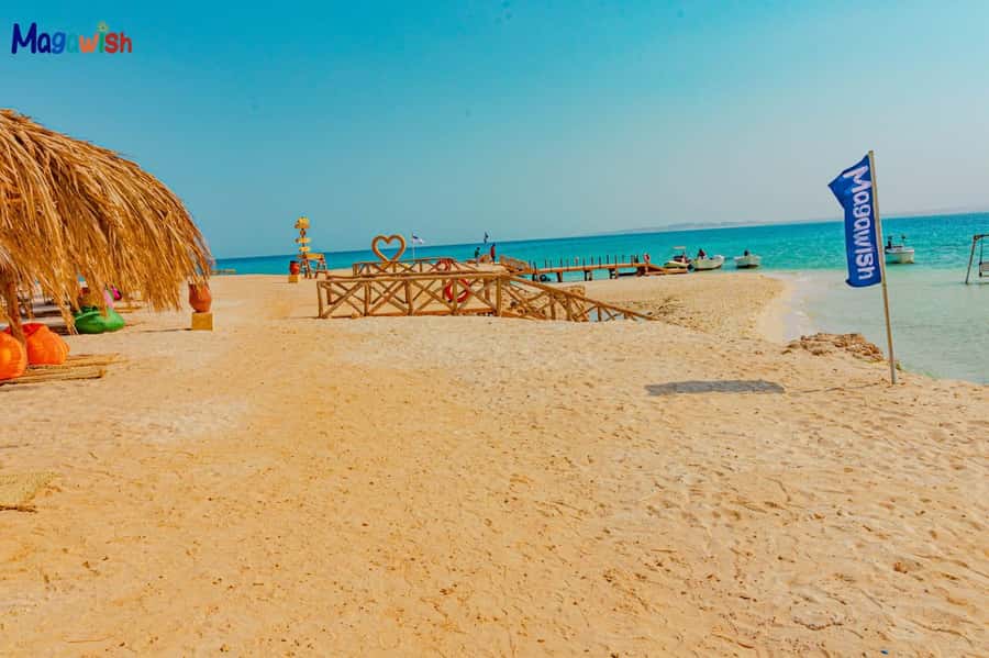 Hurghada: Elegance Yacht Cruise To Orange & Magawish island - Chef-made seafood lunch: what’s on the menu and why it feels like the centerpiece