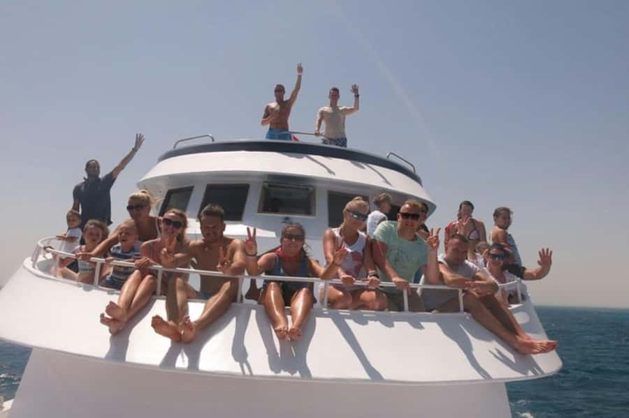 Hurghada: Full-Day Scuba Diving Tour with 2 Sites and Lunch - Boat life, lunch, and deck time: the part people thank you for later