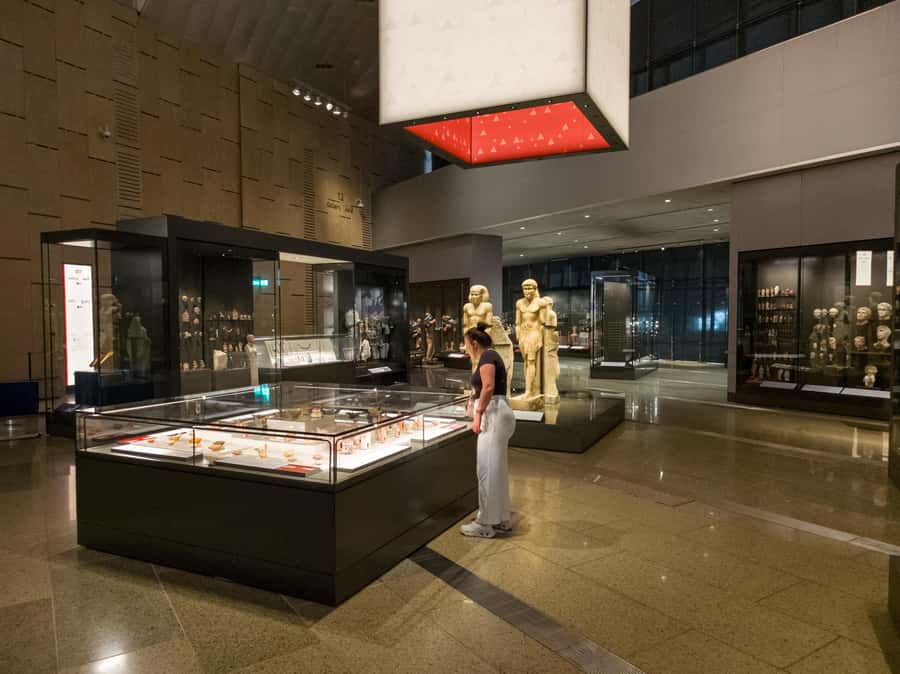 Hurghada: Grand Egyptian Museum, Pyramids & Sphinx Day Tour - Pyramids of Giza and the Sphinx area: what you’ll actually do there