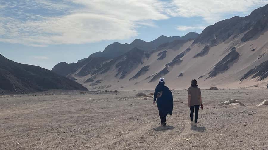 Hurghada: Hiking , dinner & stargazing - Oasis farm tour, animal feeding, and the camel ride