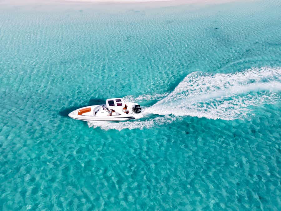 Hurghada: Hula Hula Speedboat w/ Optional Snorkeling & Lunch - Water sports and the fun factor: banana ride included