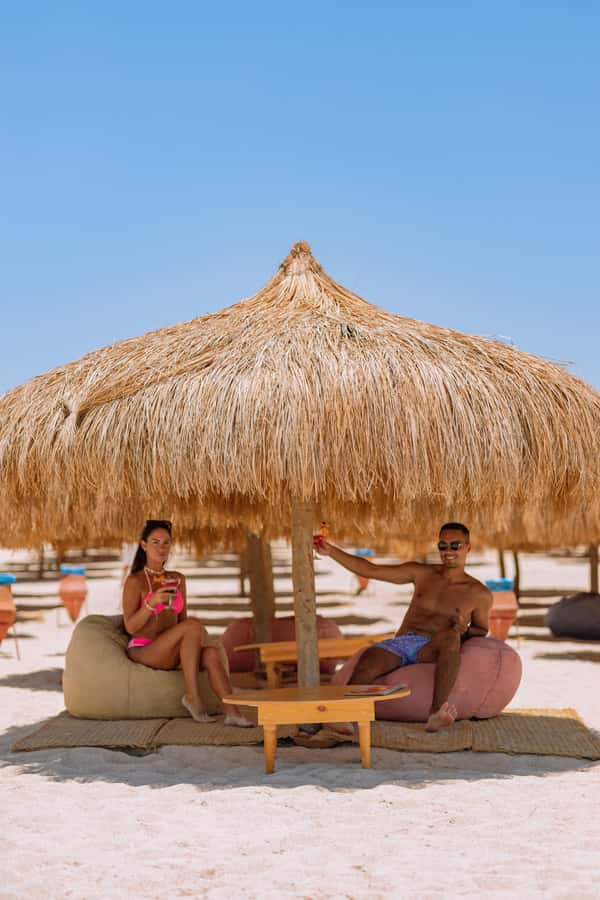 Hurghada: Hula Hula Speedboat w/ Optional Snorkeling & Lunch - Lunch, drinks, and the beach massage reset