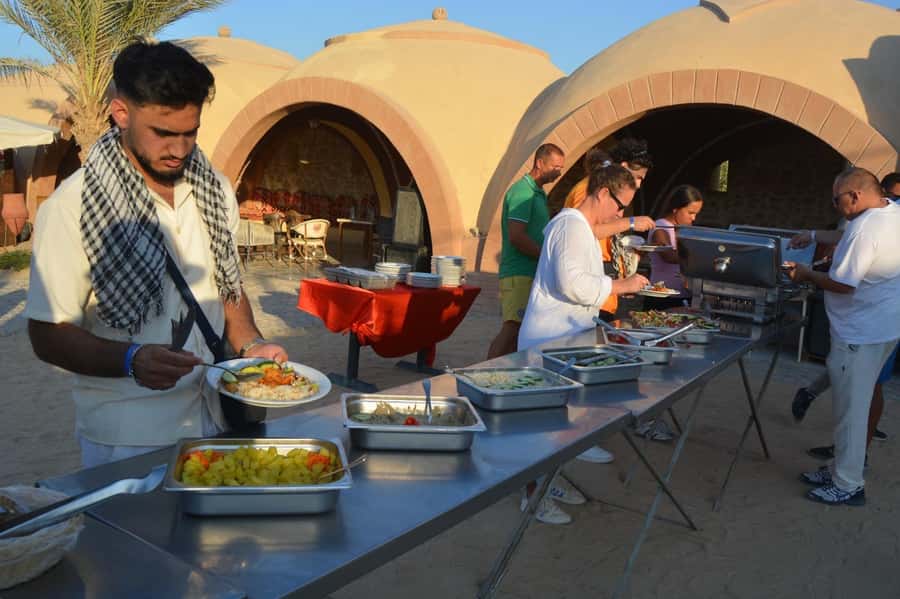 Hurghada: Jeep Safari with Camel Ride, Dinner and Show - Oriental Show With Belly Dance: The Evening Closer