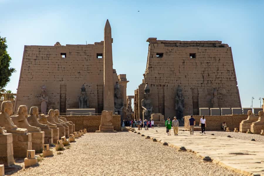 Hurghada: Luxor Guided Full Day trip with Tut Tomb & Lunch - Small-group pace and guides: why names like Eshref Alexandre and Adel matter