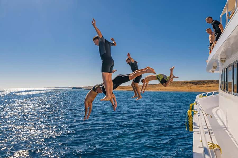 Hurghada: Luxury Private Yacht with Optional Lunch & Drinks - Price and value: $390 per group up to 8 people
