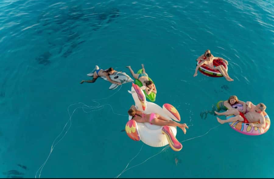 Hurghada: Luxury Yacht Trip with Personal Crew and Chef - A Hurghada sunset you can actually savor