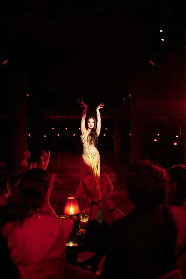 Hurghada: Naz Cabaret ticket with beverages - Drinks, Cocktails, and How to Avoid a Surprise Bill