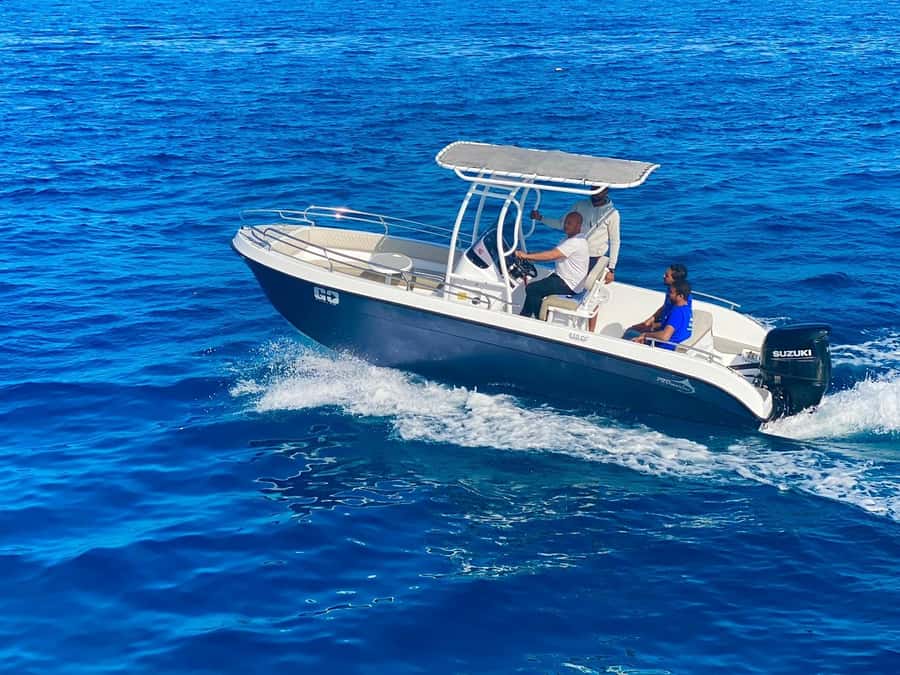 Hurghada: Orange Bay Dolphin Watching, Snorkeling & Lunch - Getting from your hotel to the boat (and what can trip you up)