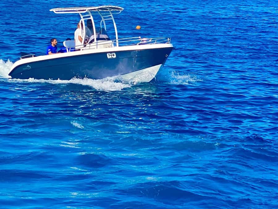 Hurghada: Orange Bay Dolphin Watching, Snorkeling & Lunch - The boat experience: comfort details that actually matter