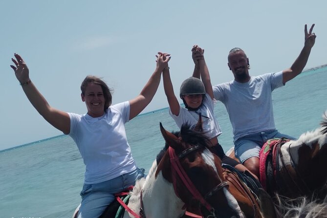Hurghada: Red Sea & Desert Horse Riding Tour with Swimming - Swimming with your horse: what the 1-hour horse swim option adds