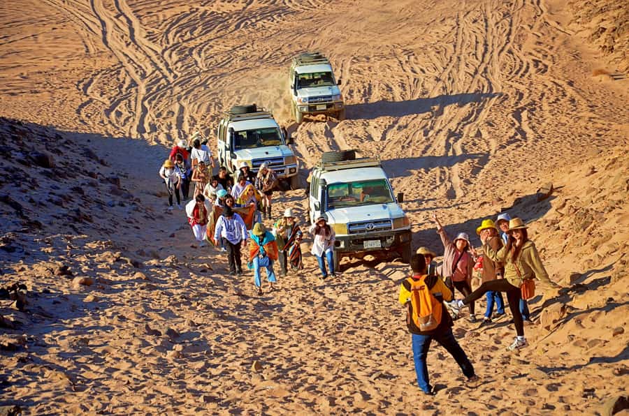 Hurghada: Safari Jeep & Camel Ride with BBQ Dinner & Show - Hurghada pickup to desert transfer: the day starts moving