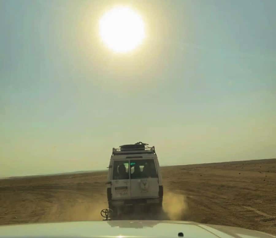 Hurghada: Safari Jeep & Camel Ride with BBQ Dinner & Show - Tanoura dance show: traditional performance, evening energy