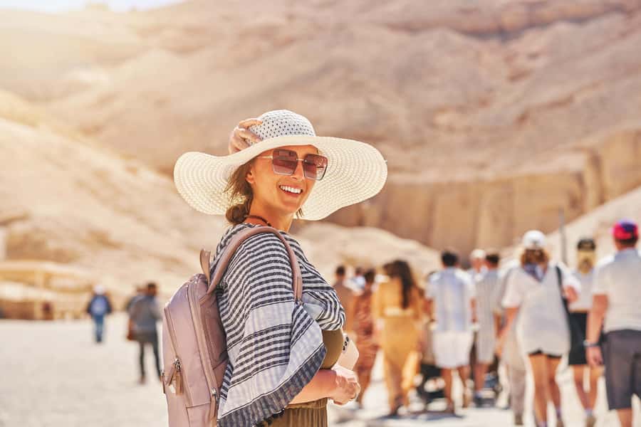 Hurghada: Small-Group Luxor Day Tour & Sunrise Balloon Ride - Hatshepsut at Deir el-Bahari and the Colossi of Memnon: big drama in stone