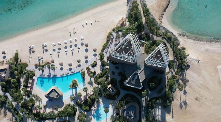 Hurghada: Tawila El Gouna Luxury Island Day Use and Snorkel - Snorkeling on the Red Sea: gear, a reef guide, and safety that matters