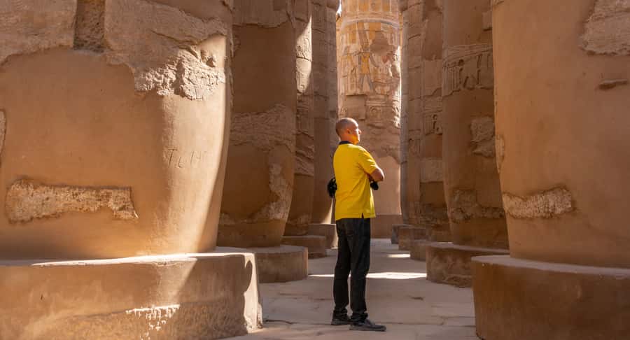 Hurghada: Valley of Kings Hatshepsut & Karnak Luxor Day Trip - Karnak Temple: Where the Guide Turns Ruins Into a Map