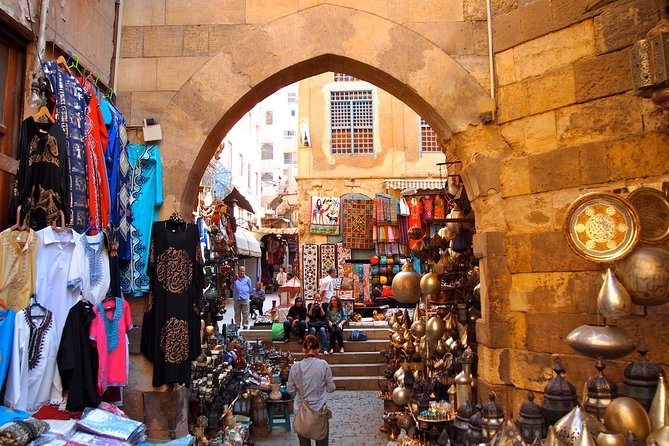 Islamic Cairo Walking Tour: Khan el Khalili, Al-Azhar Mosque - Pickup, transport, and what a 5-hour day feels like