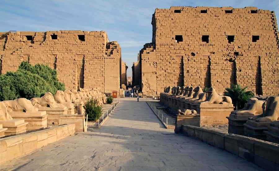 Luxor: 2-Day All-Inclusive Highlights Tour & Tut's Tomb - Day 2 East Bank: Karnak’s worship centers and Luxor Temple’s royal storyline