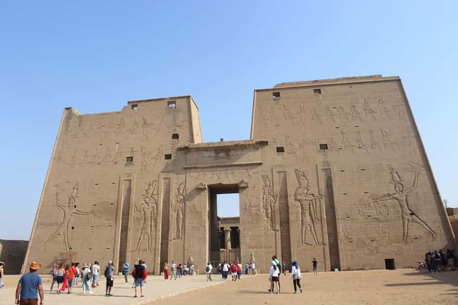 Luxor: 4 Days Nile Cruise with Guided Tours & Abu Simbel - Edfu Temple: A Morning Horse Ride to Match the Old World