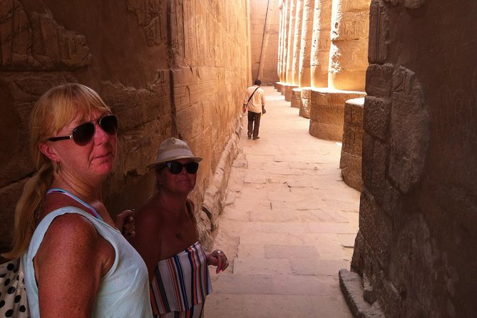 Luxor by Bus - The Guide Factor: Multilingual Storytelling (and Names People Mention)