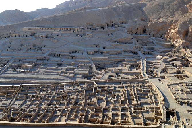 Luxor Day Tour to Habu Temple, Valley of the Nobles and Deir El Madina - Medinat Habu and Ramesses III: why this temple wall matters