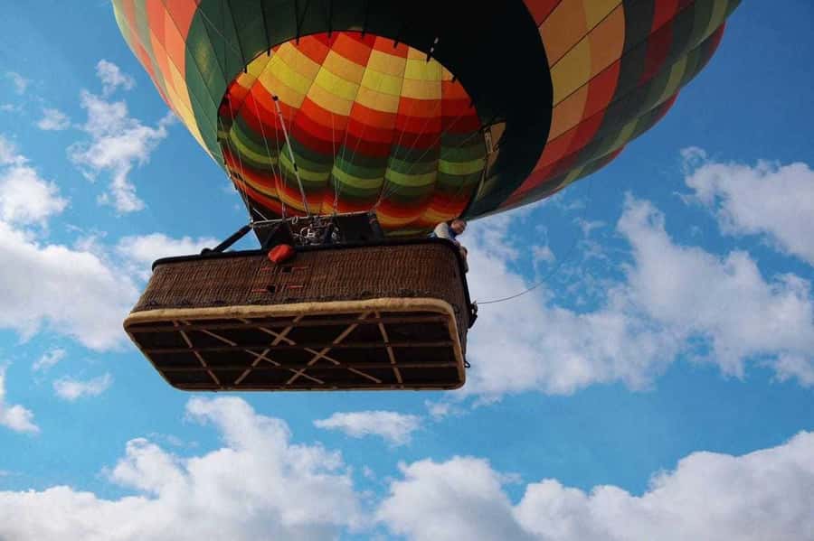 Luxor: Deluxe Sunrise Hot Air Balloon - Your pre-dawn routine: pickup, van, and a Nile boat ride