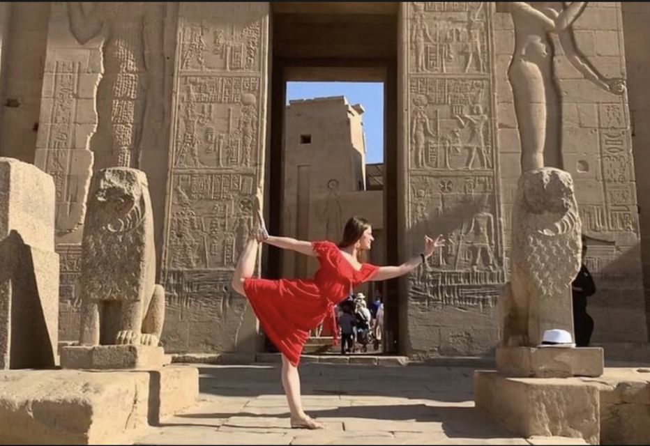 Luxor: East and West Banks Private Tour with Guide and Lunch - East Bank start: Luxor Temple’s scale and symmetry
