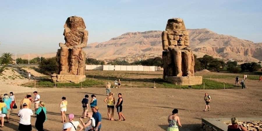 Luxor: Habu, Deir El Medina, Shared tour, Guide, and Lunch - Photo and comfort tips for this exact itinerary
